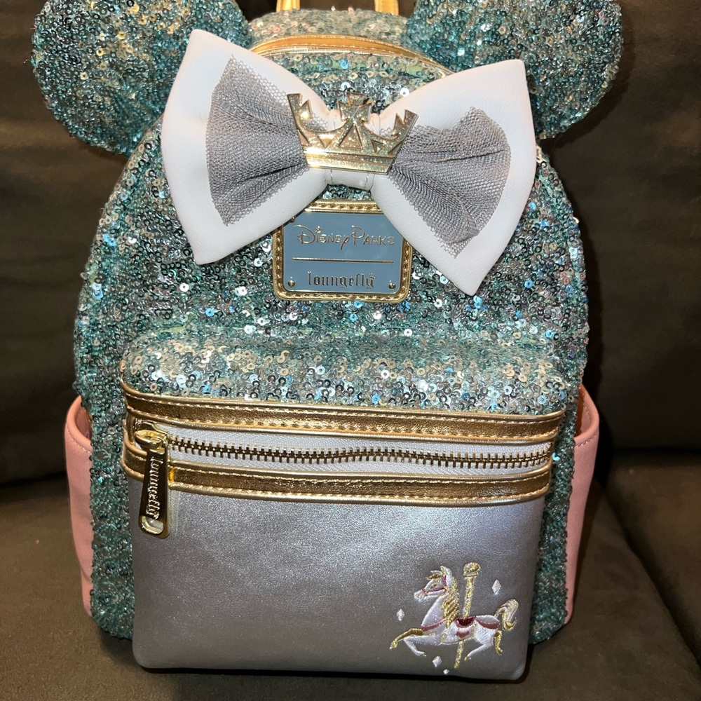 Minnie Mouse main attraction loungefly